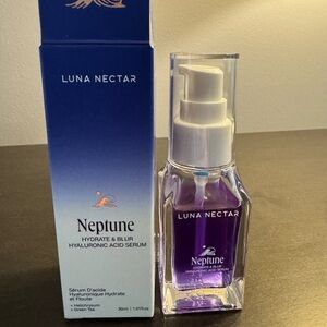Luna Nectar Neptune Hyaluronic Acid Hydrate & Blur Serum 30 ml 1.01 oz Full Size